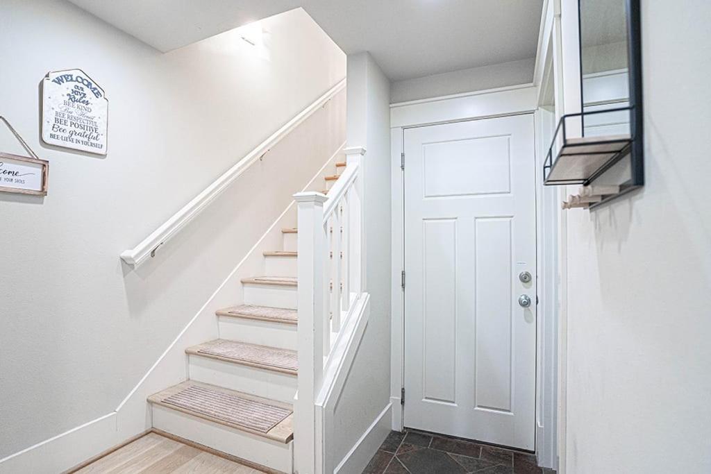 Exquisite Central Townhome With Spacious Loft And Gourmet Kitchen Seattle Exterior photo